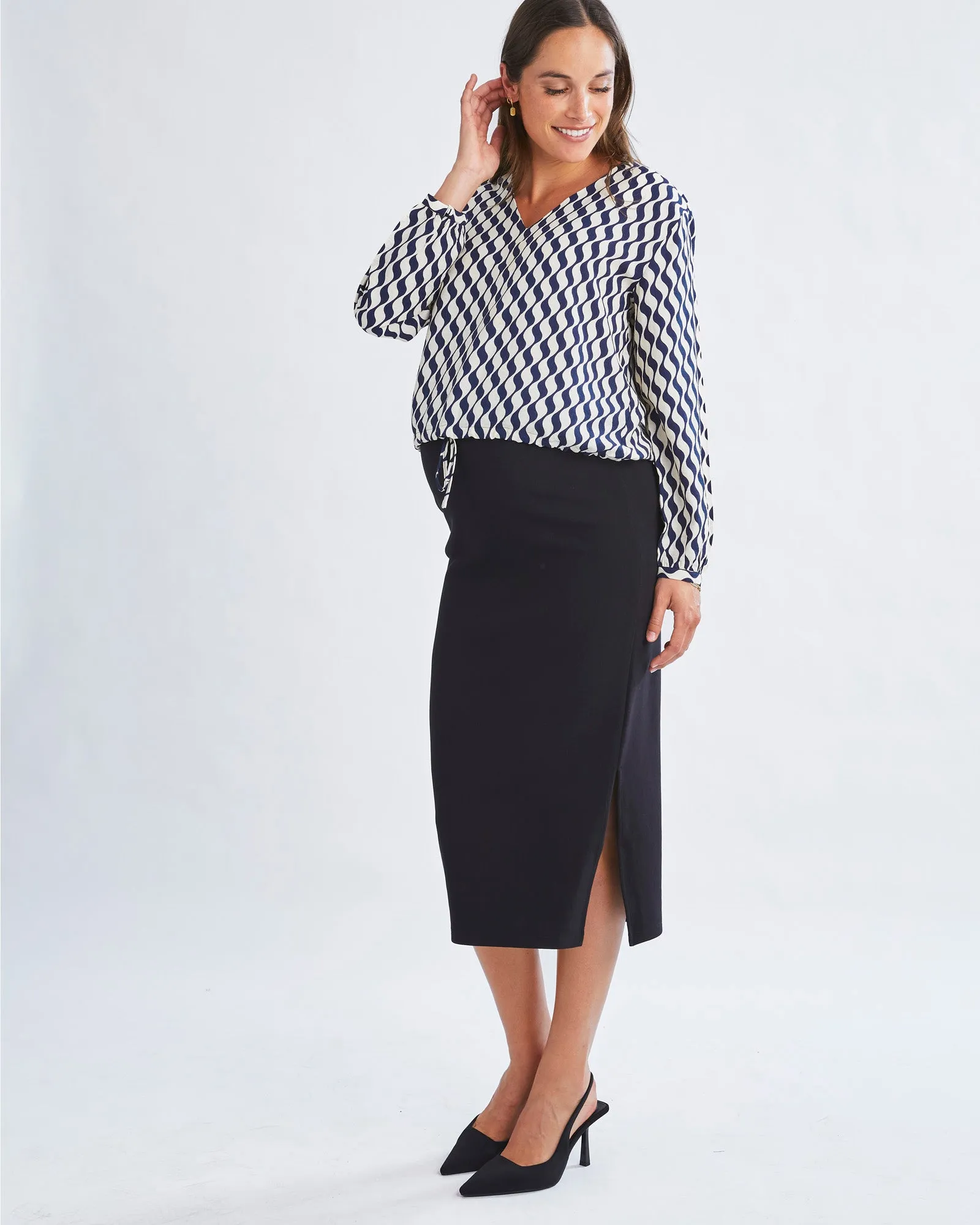 Ashley Geometric Wave-Print V-Neck Long-Sleeve Blouse