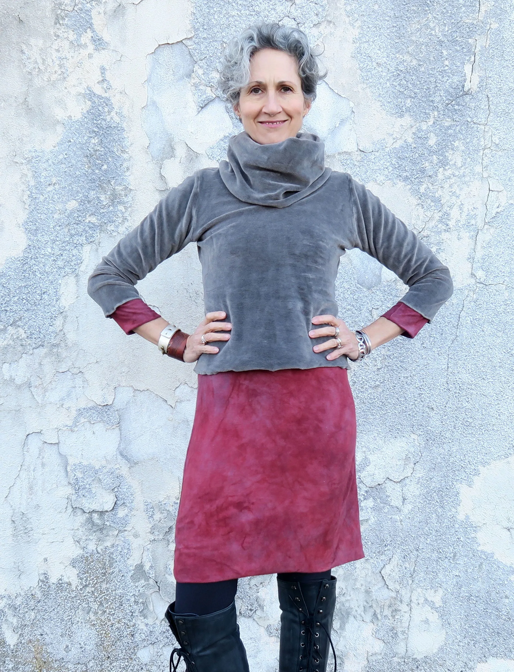 Chunky Cowl Simplicity VELOUR Cropped Shirt