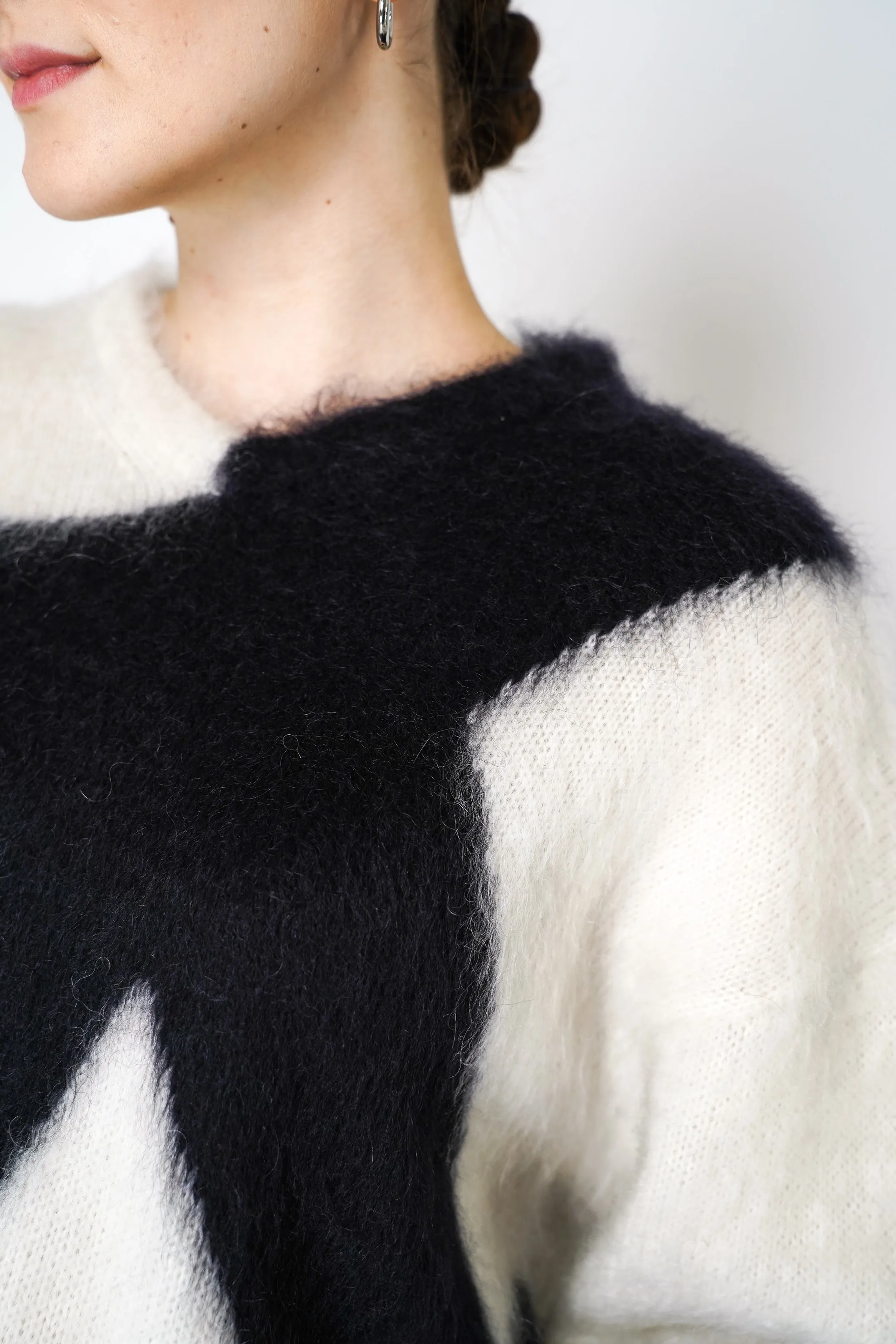 Moschino Pullover in Brushed Mohair Peace Print